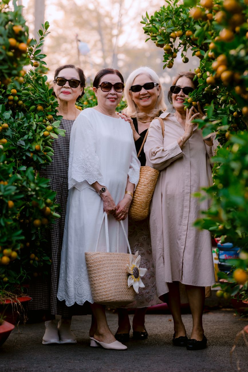 Women together at a Walk & Talk event